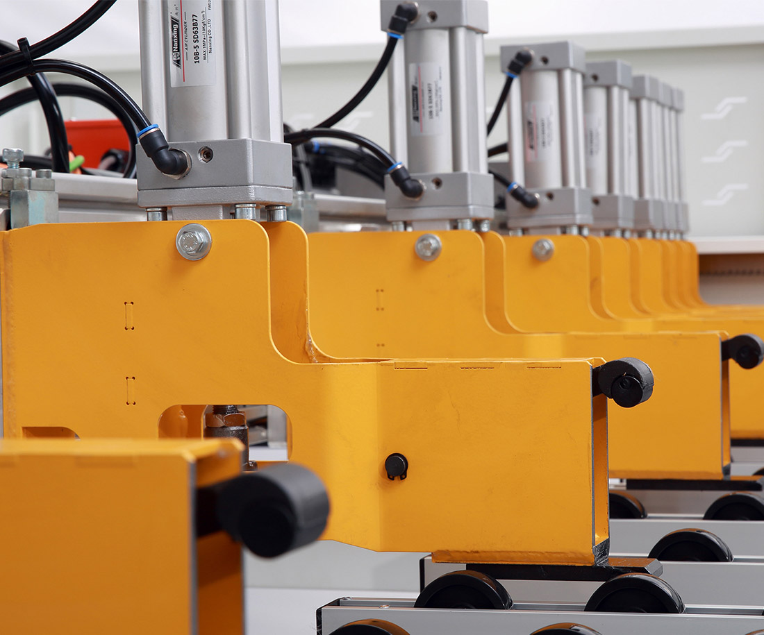 Front Feed Panel Dividing Saw